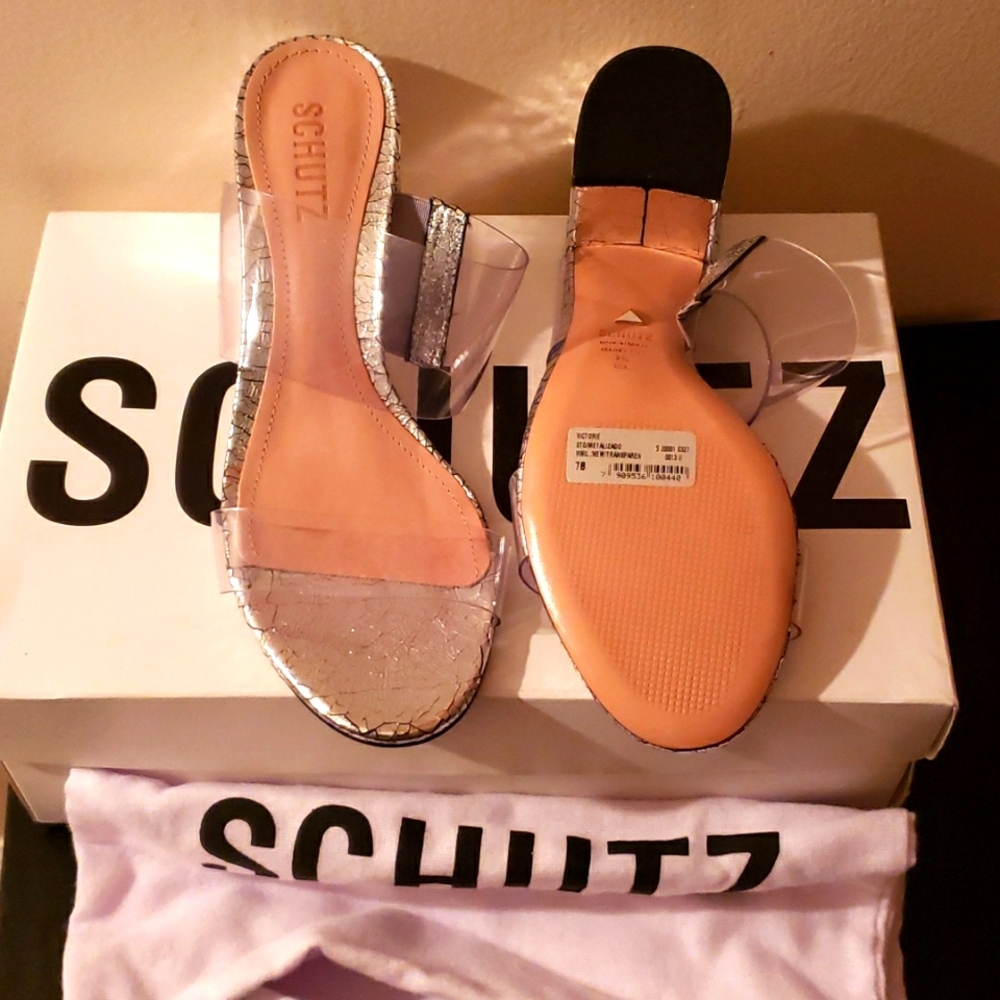 Beautiful NWT schutz sandals